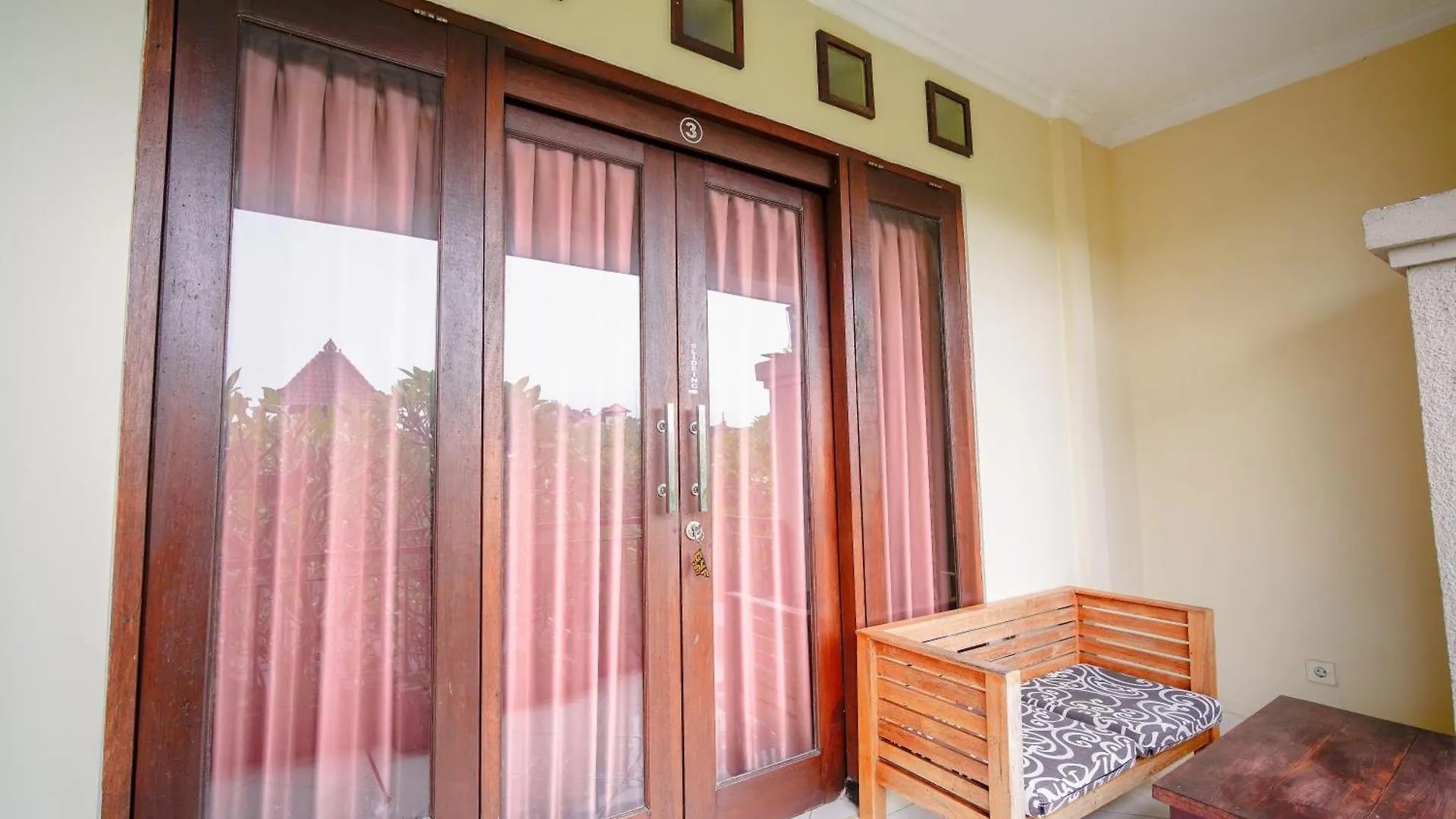 Villa Shana Homestay By Eps Ubud  Indonesia
